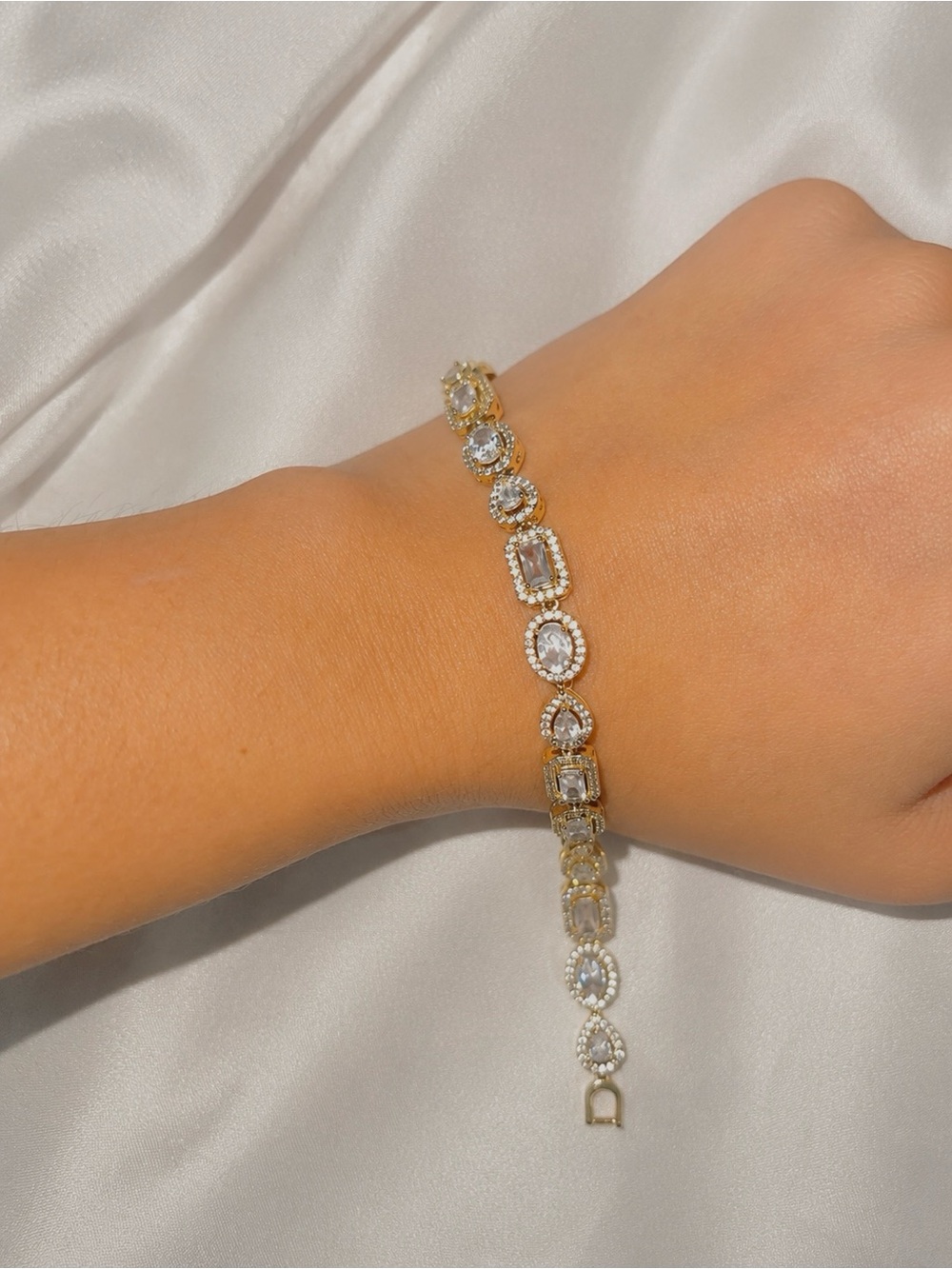 Source Unknown Gold and Clear Crystal Tennis Bracelet
